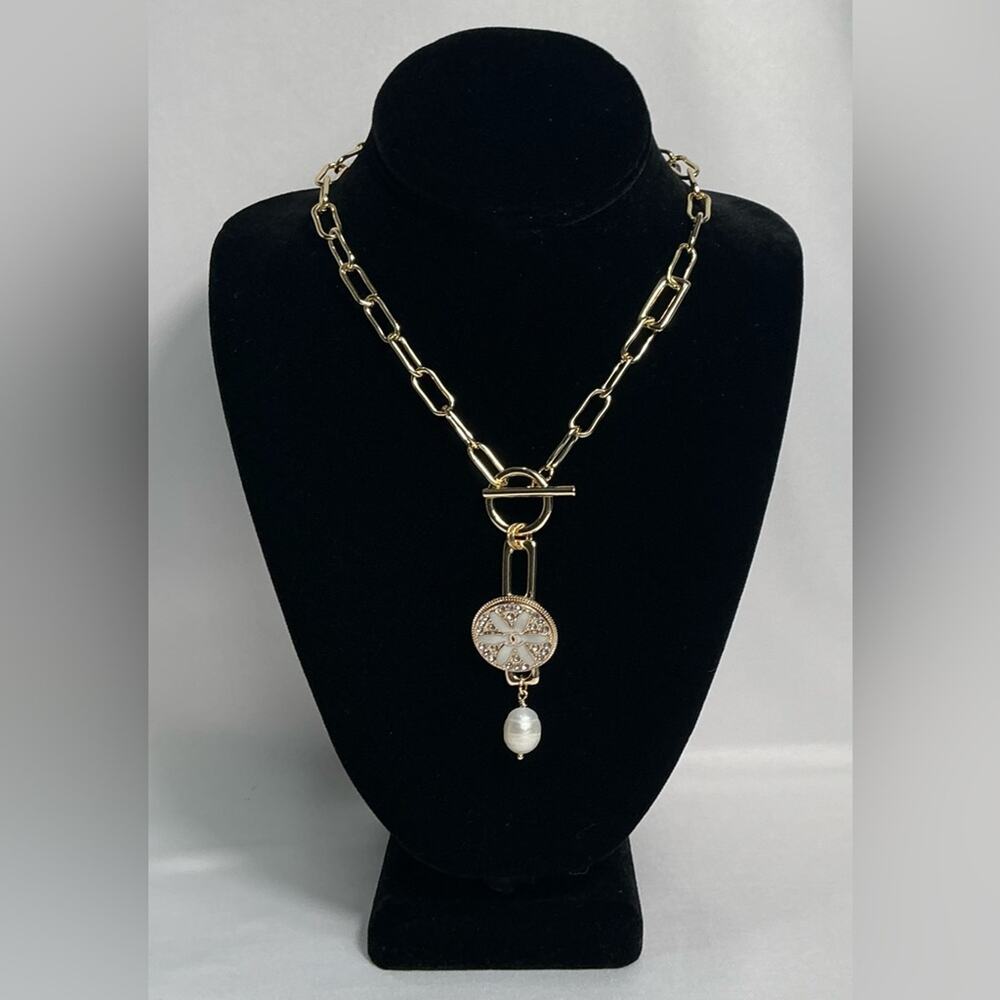 Freshwater cultured Baroque Pearl necklace Chanel pendant